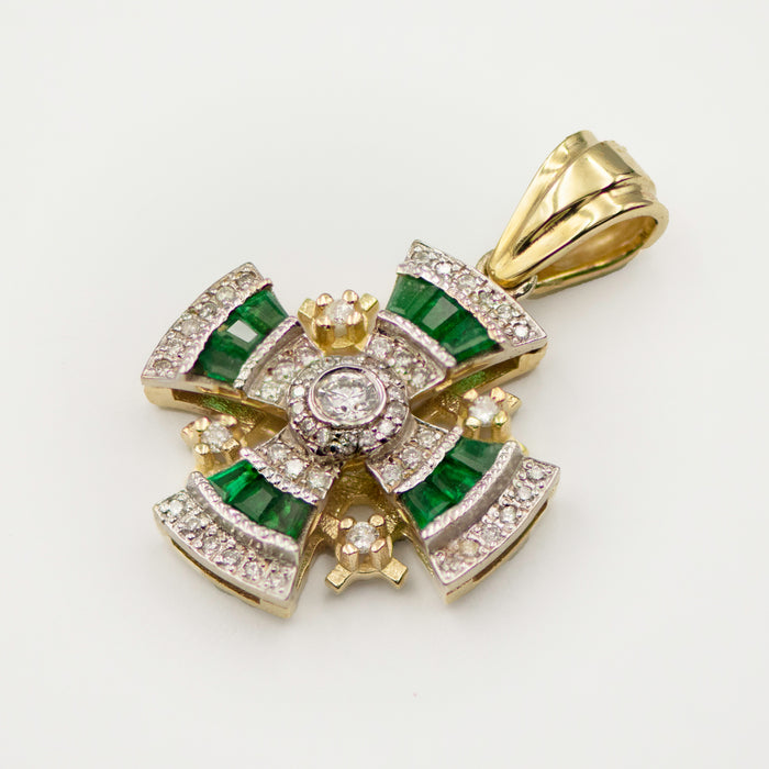 Jerusalem cross with Nano New Testament chip set with diamonds . 18k gold. 8-2-001