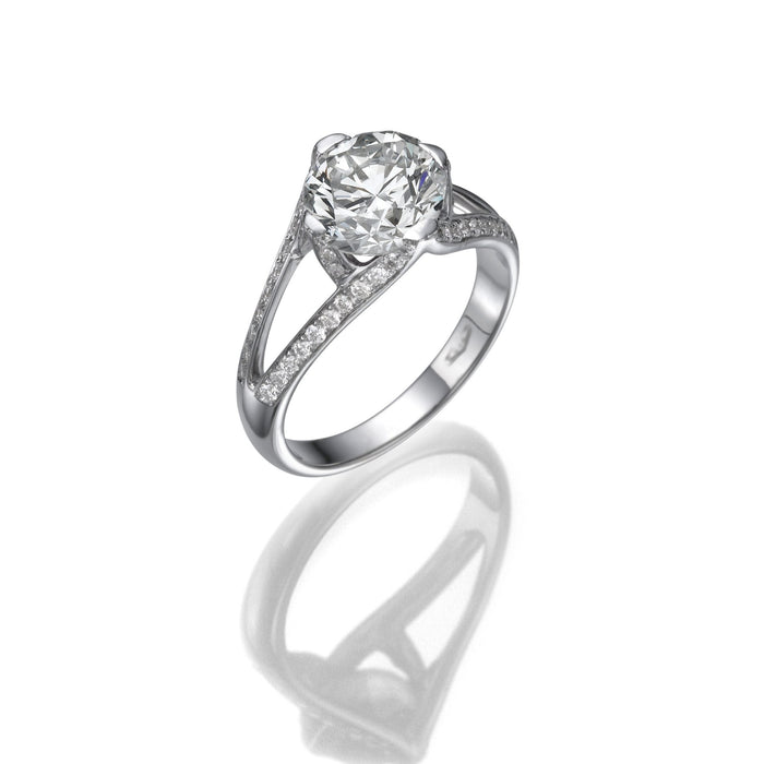 Solitaire  Ring 0.50ct cushion cut diamond. 18K gold. 9032