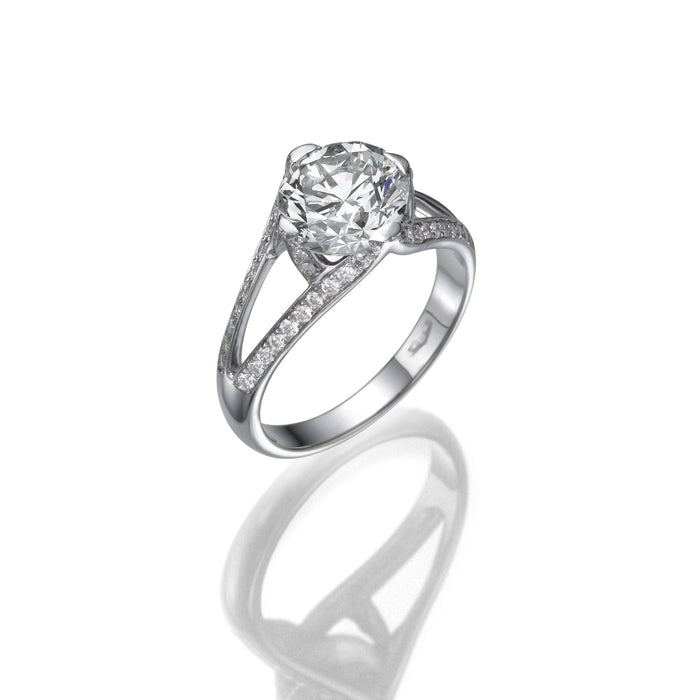 Solitaire  Ring 0.75ct cushion cut diamond. 18K gold. 9032