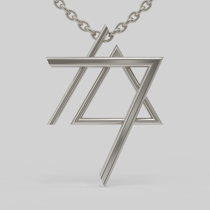 D.7.10 Pendant in Silver or Gold.