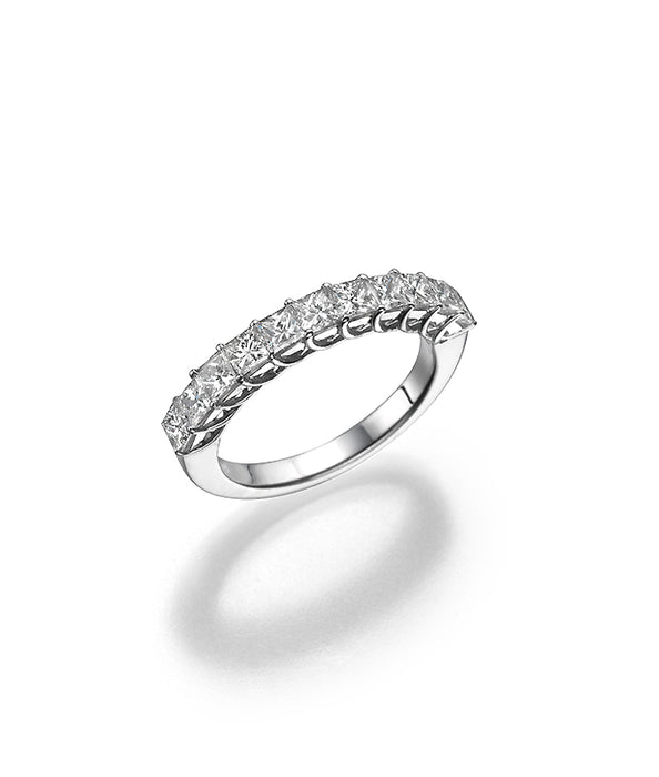 טבעת נישואין של נסיכה חתוכה יהלומים. להקת כלות יהלומים. 18 קראט 8005
