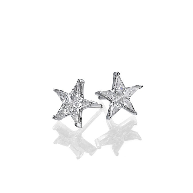 Star shape Diamonds Earrings. Diamonds studs. 18k gold. 102
