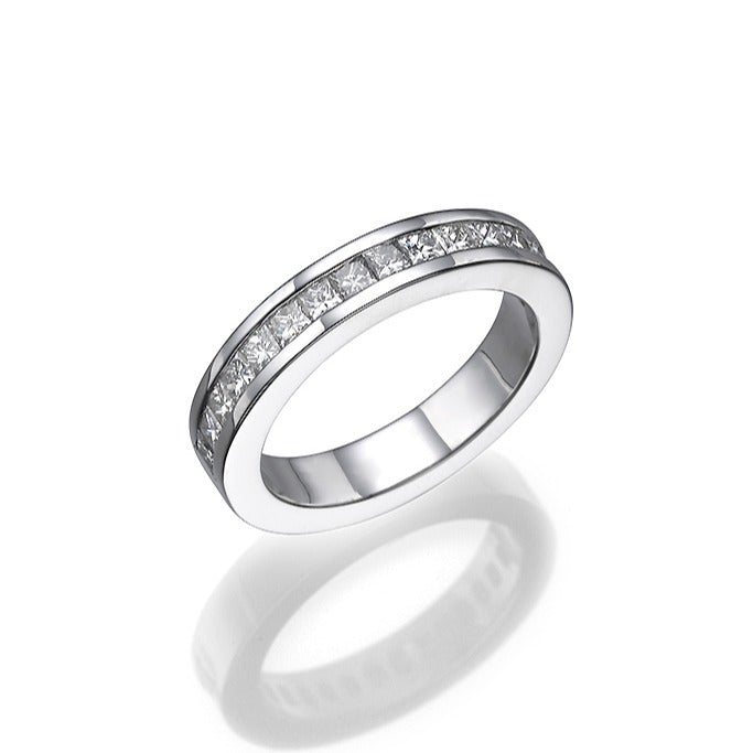 טבעת נישואין של נסיכה חתוכה יהלומים. להקת כלות יהלומים. 18 קראט זהב. 8021W