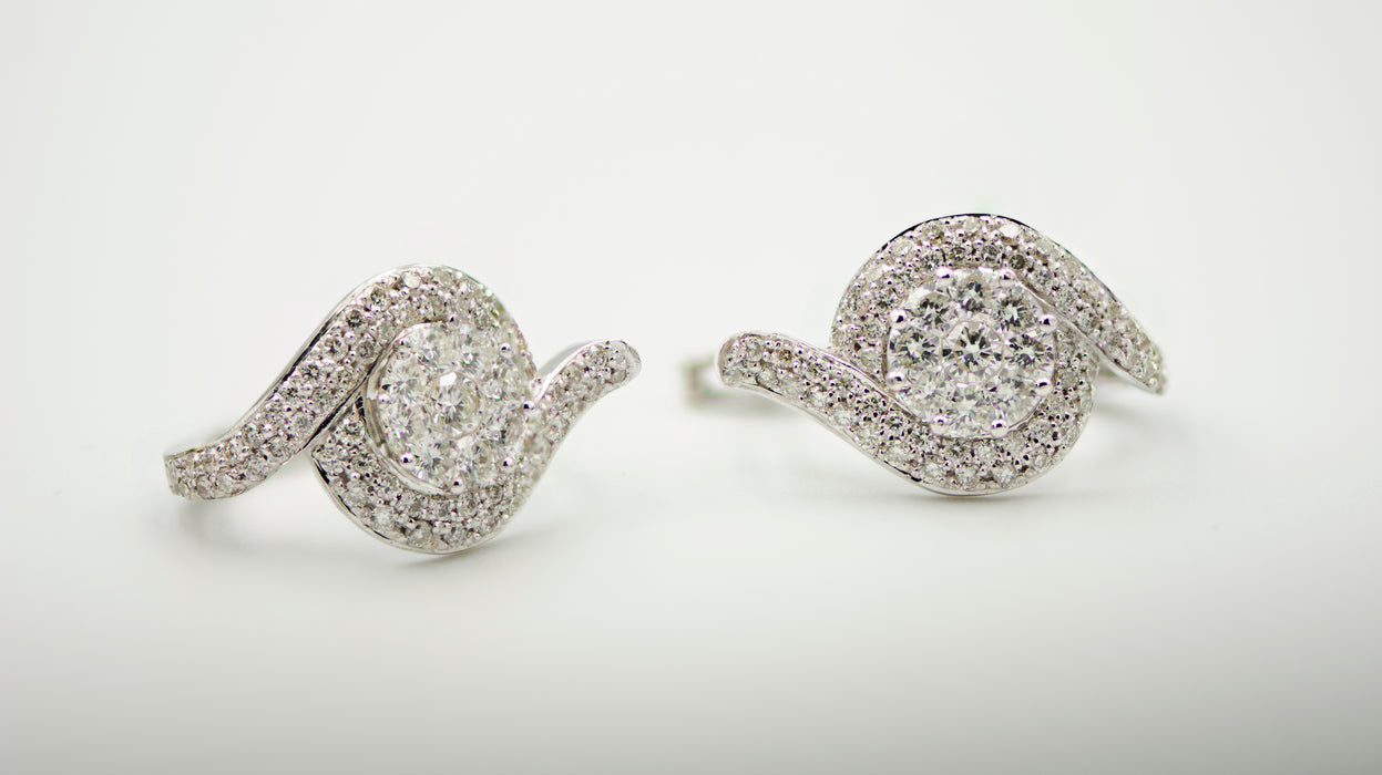Round Diamonds Earrings. Diamond Studs. 18k gold.  Octiliant  6580
